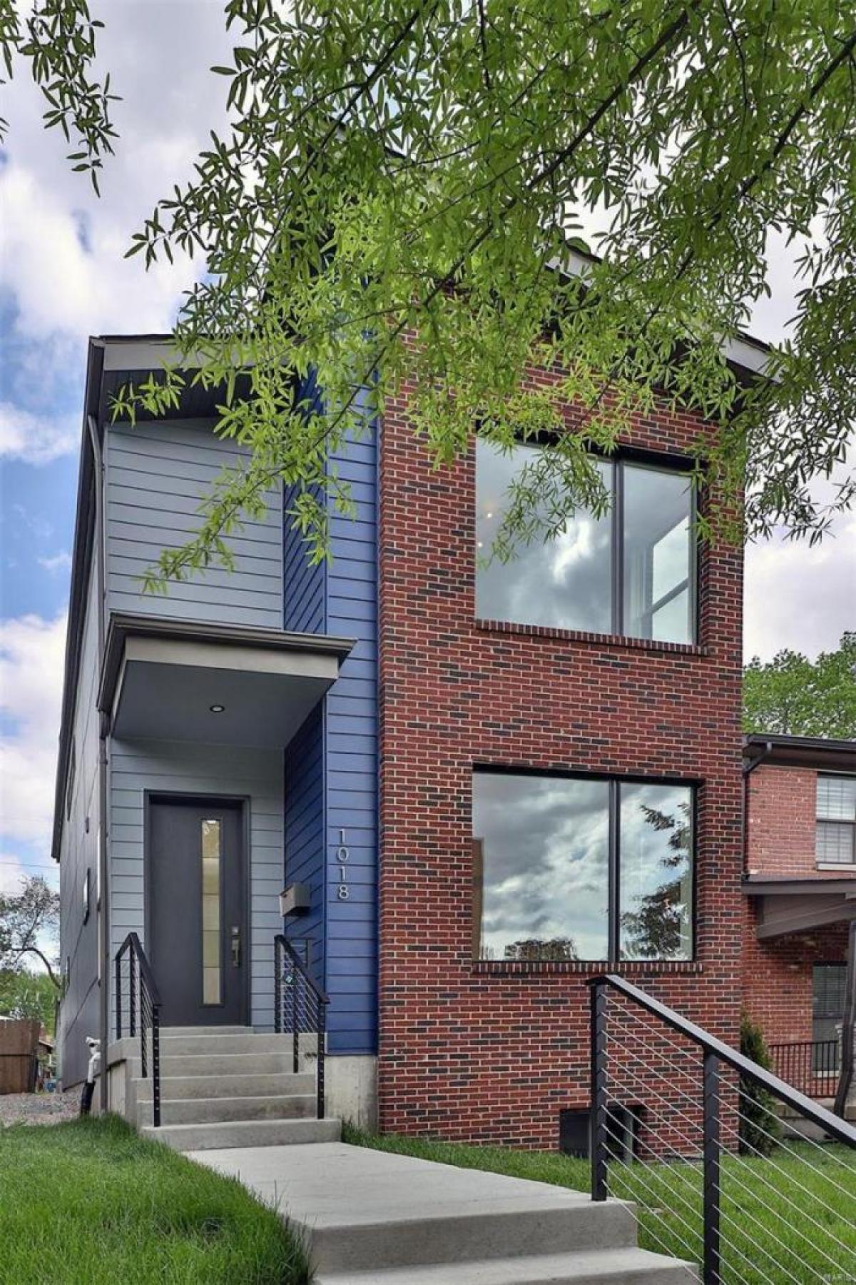 Picture of Home For Sale in Richmond Heights, Missouri, United States