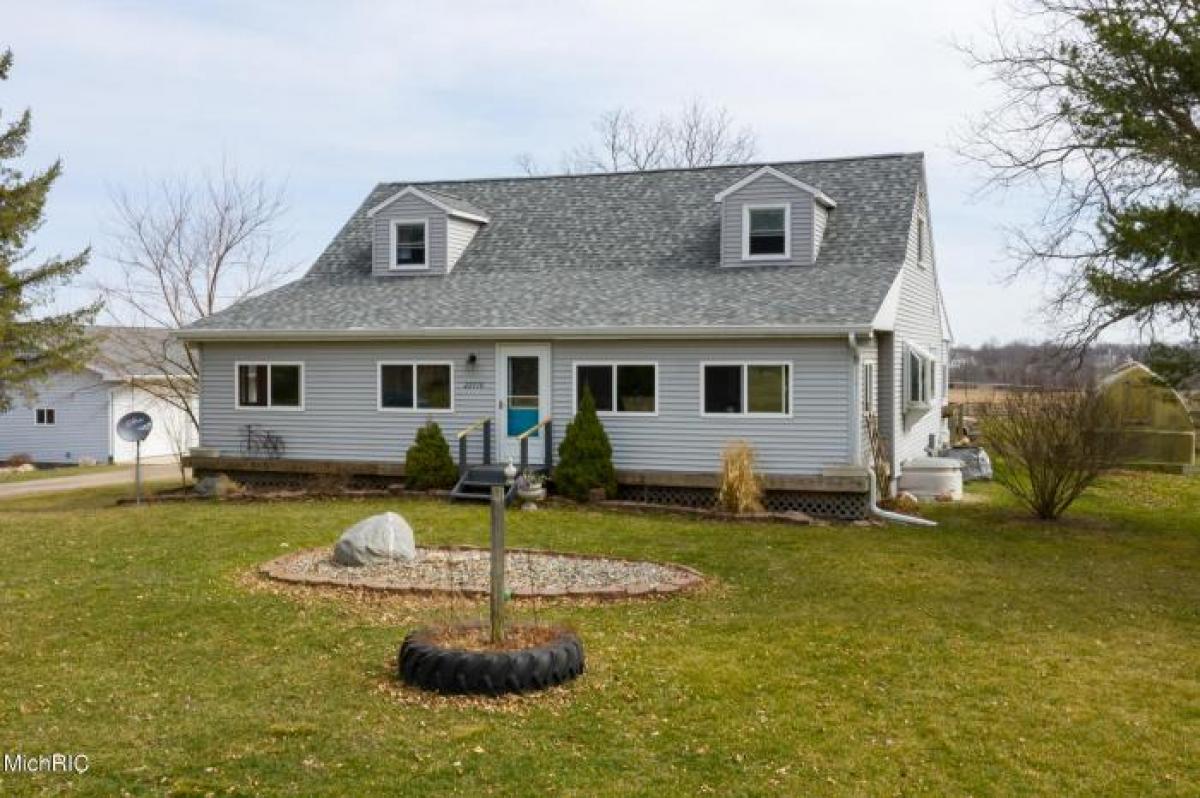 Picture of Home For Sale in Augusta, Michigan, United States