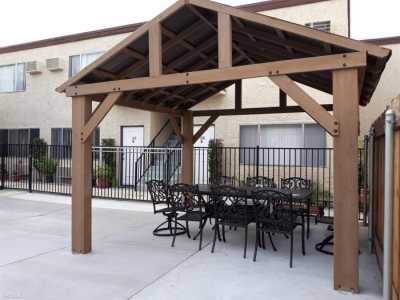 Apartment For Rent in Canoga Park, California