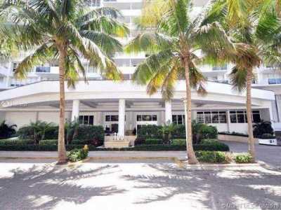 Apartment For Sale in Miami Beach, Florida