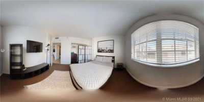 Apartment For Sale in Miami Beach, Florida