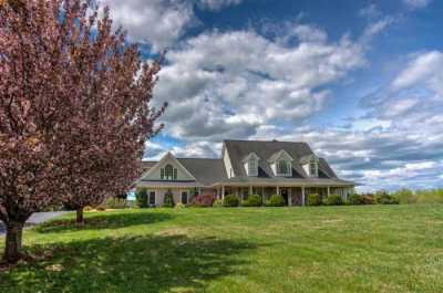 Home For Sale in Amissville, Virginia