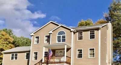 Home For Sale in Pleasant Valley, New York