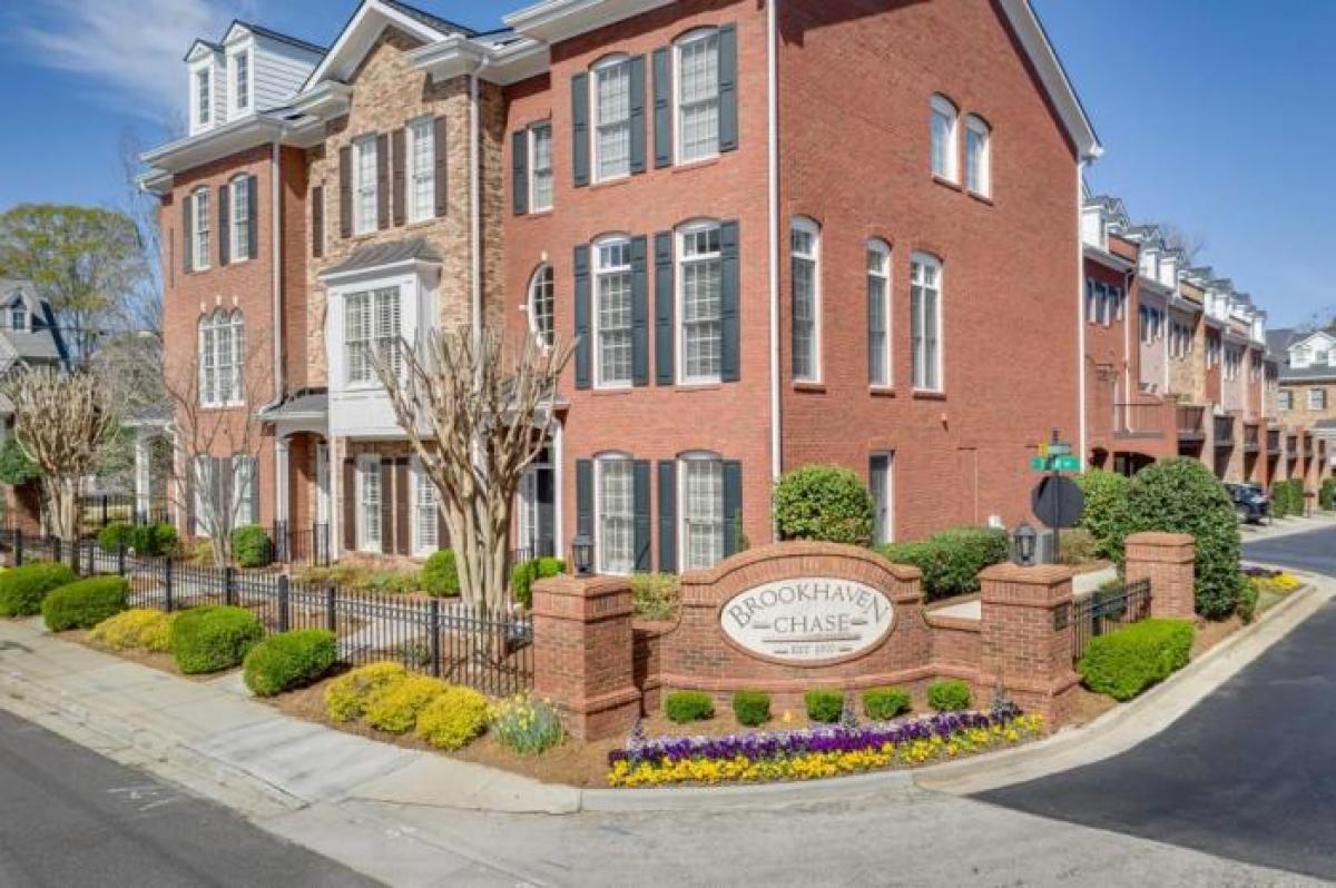 Picture of Home For Sale in Brookhaven, Georgia, United States