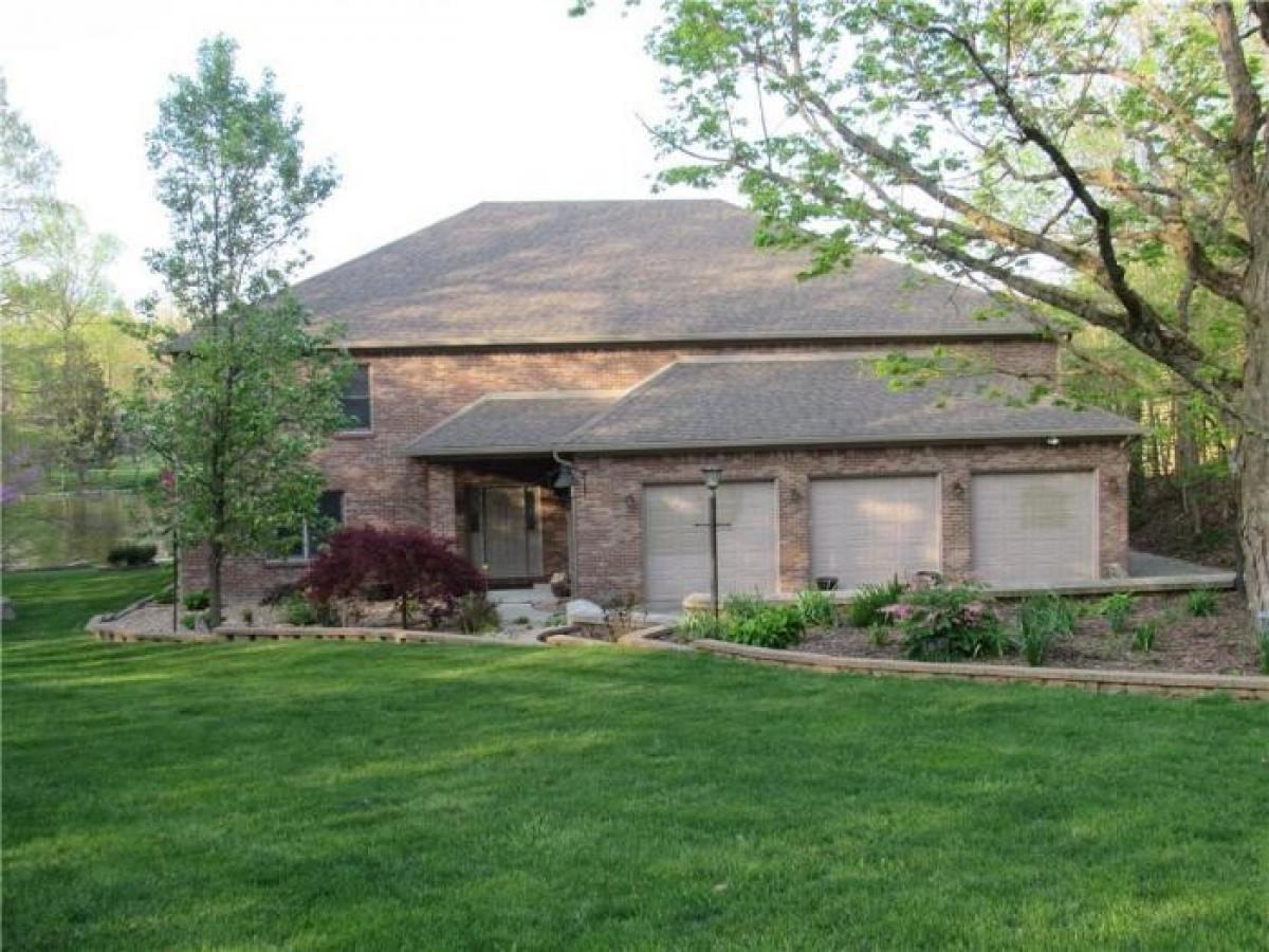 Picture of Home For Sale in Crawfordsville, Indiana, United States