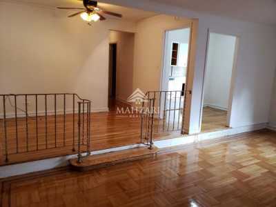 Apartment For Sale in Flushing, New York