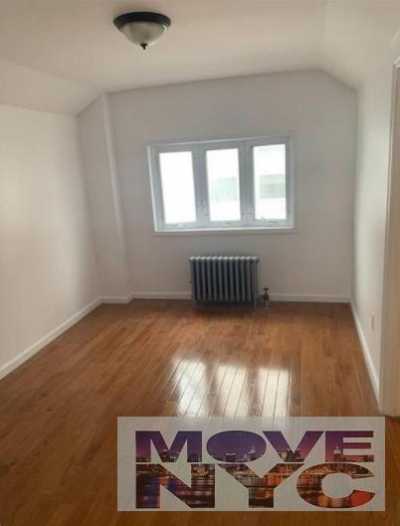 Home For Rent in Cambria Heights, New York