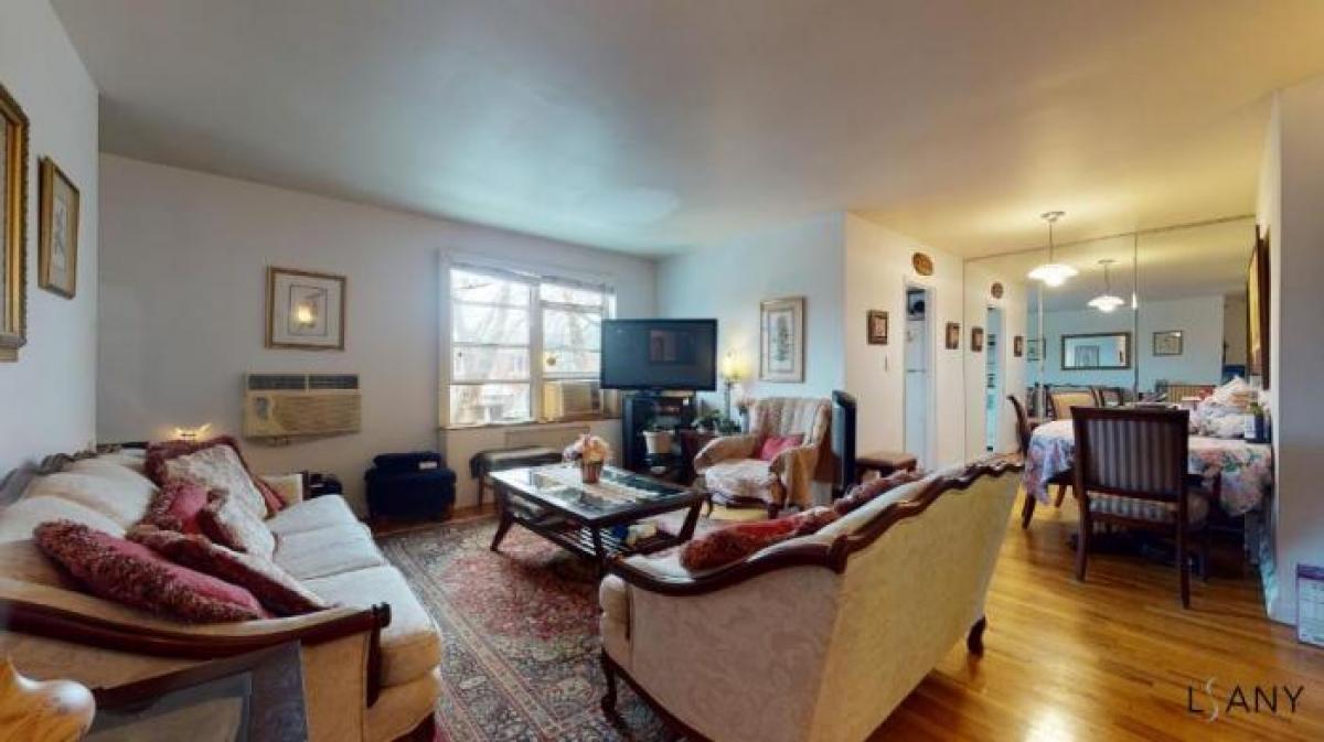 Picture of Apartment For Sale in Flushing, New York, United States
