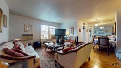 Apartment For Sale in Flushing, New York