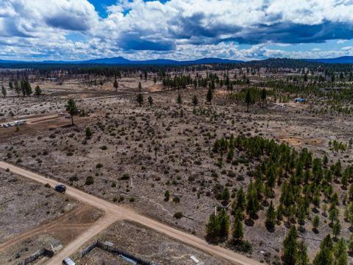 Picture of Residential Land For Sale in Chiloquin, Oregon, United States
