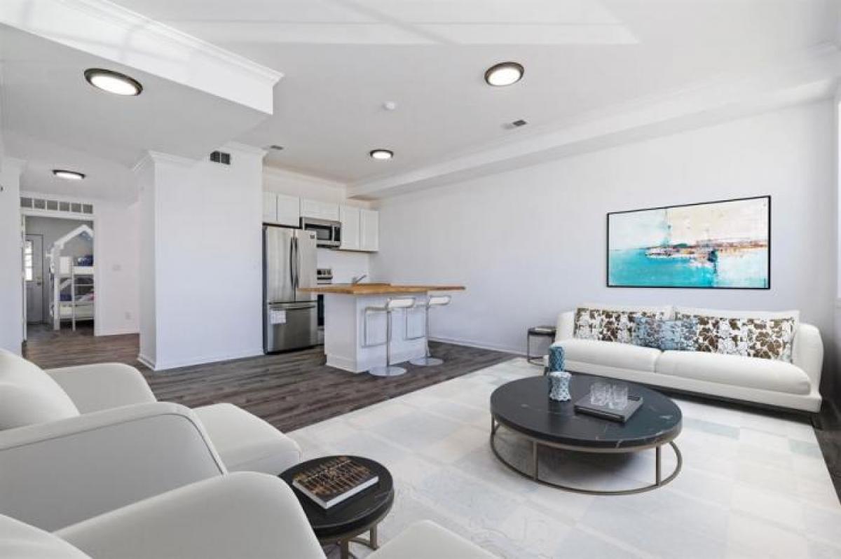 Picture of Home For Sale in Scarsdale, New York, United States