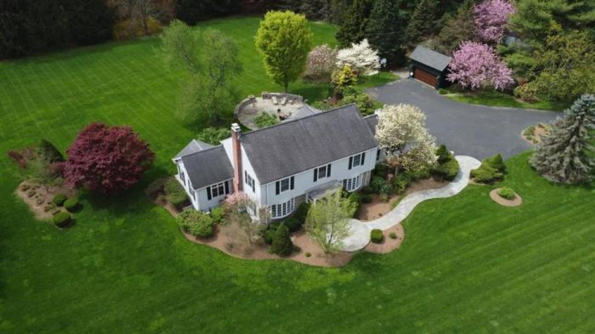 Picture of Home For Sale in Brewster, New York, United States