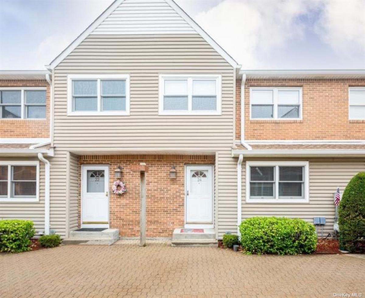 Picture of Residential Land For Sale in Franklin Square, New York, United States