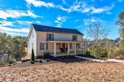 Home For Sale in Roswell, Georgia