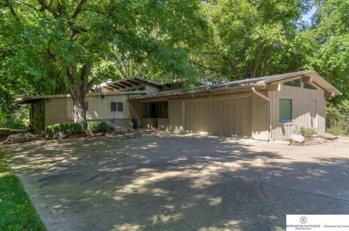 Picture of Home For Sale in Elkhorn, Nebraska, United States