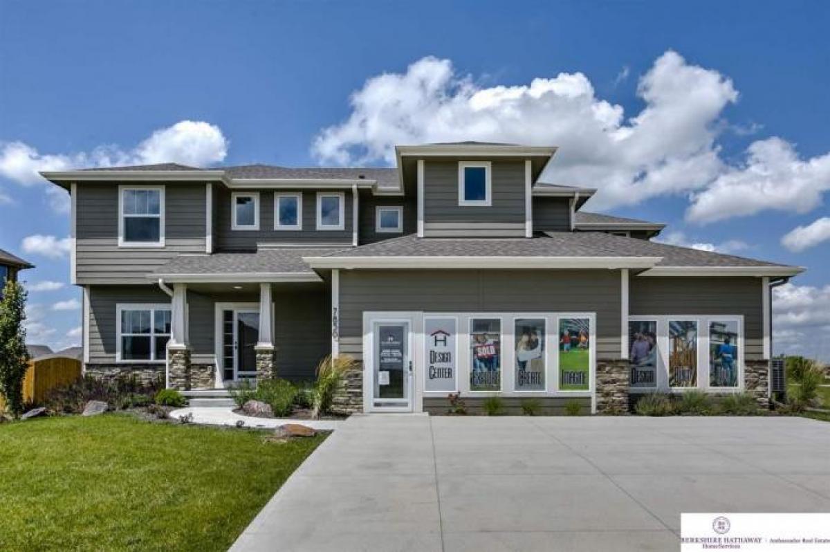 Picture of Home For Sale in Gretna, Nebraska, United States