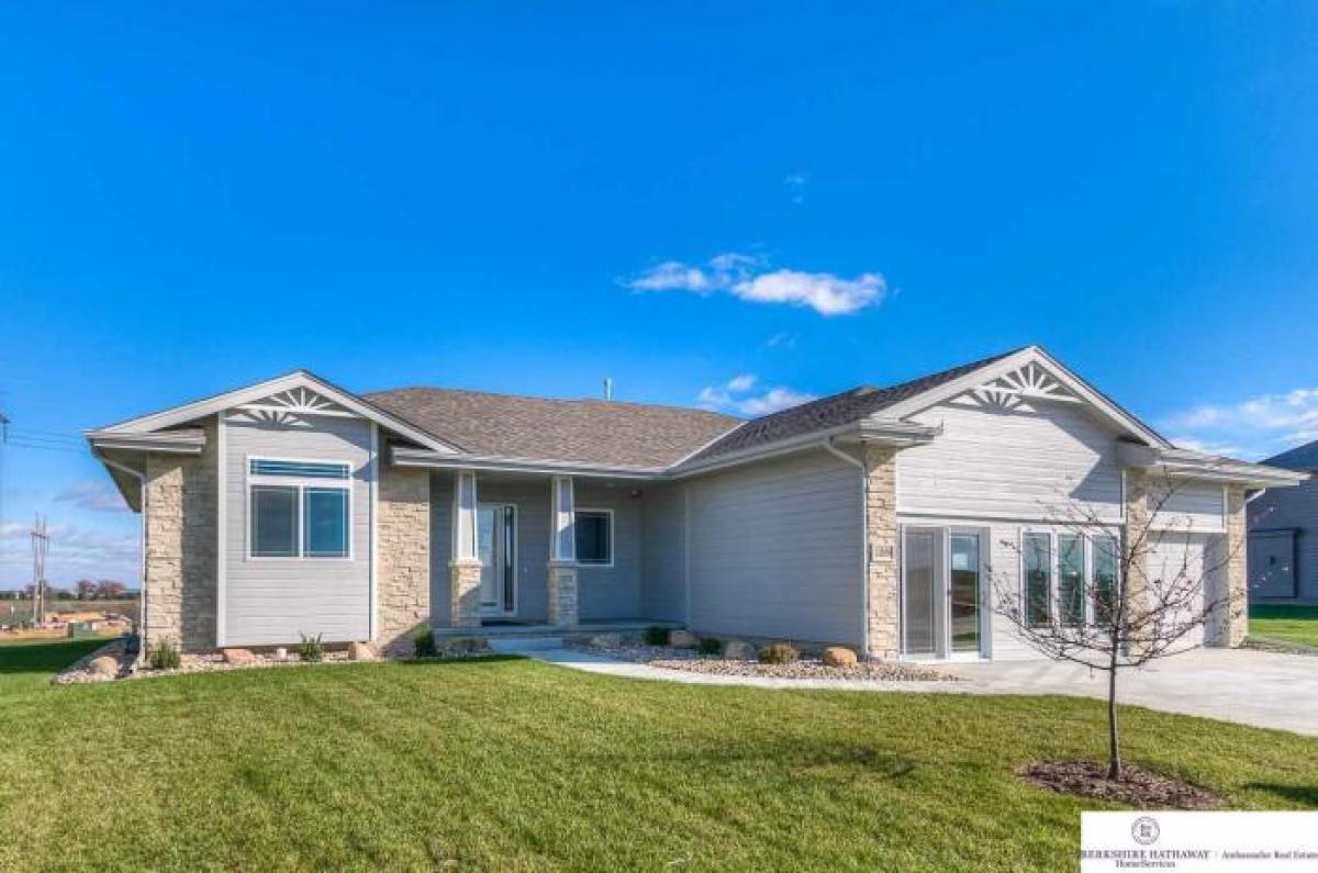 Picture of Home For Sale in Bellevue, Nebraska, United States