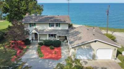Home For Sale in Saint Joseph, Michigan