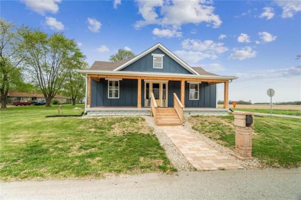 Picture of Home For Sale in Greenfield, Indiana, United States