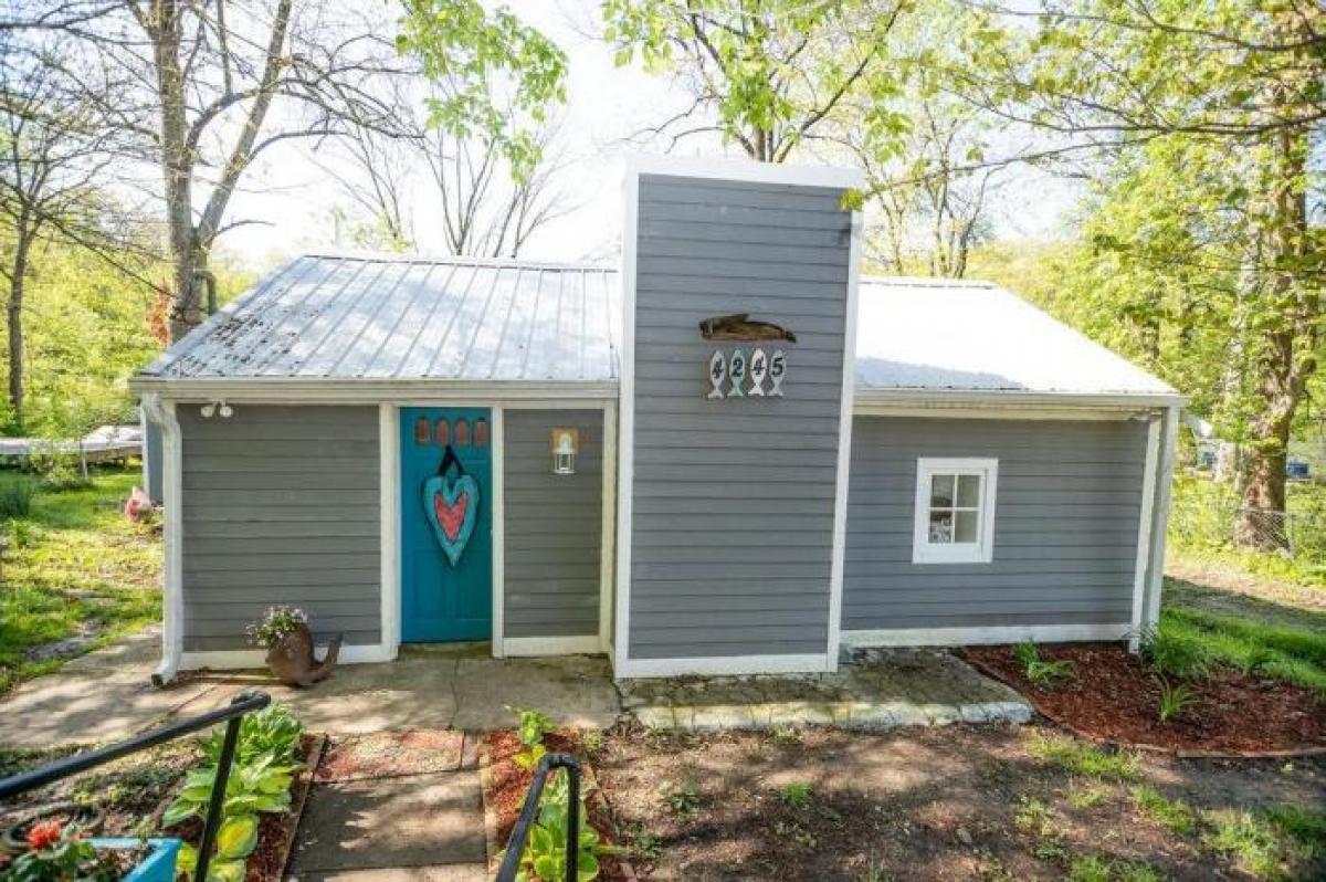 Picture of Home For Sale in Martinsville, Indiana, United States