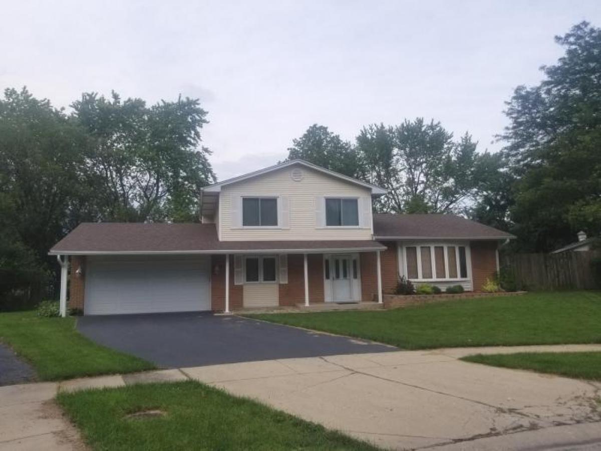 Picture of Home For Sale in Elk Grove Village, Illinois, United States