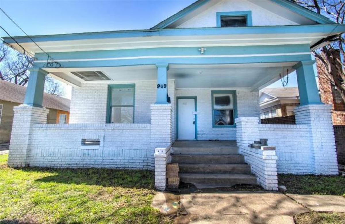 Picture of Multi-Family Home For Sale in Dallas, Texas, United States