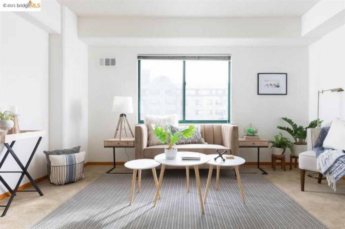 Picture of Condo For Sale in Oakland, California, United States