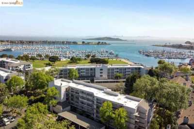 Condo For Sale in Richmond, California