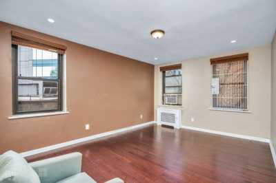 Apartment For Sale in Flushing, New York