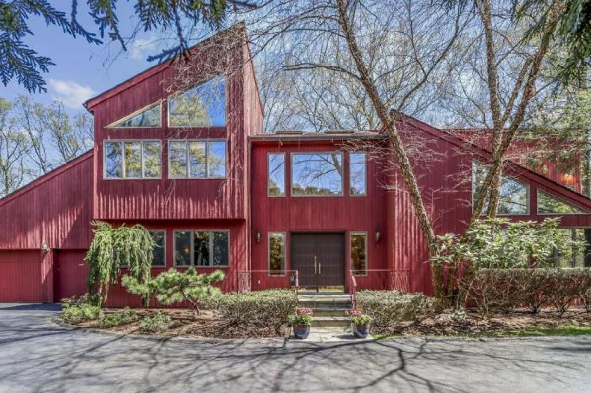 Picture of Home For Sale in Scarsdale, New York, United States