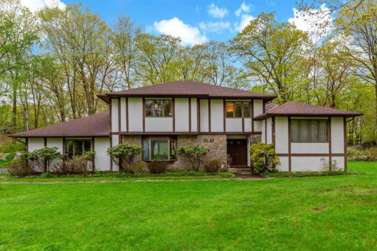 Picture of Home For Sale in Ossining, New York, United States