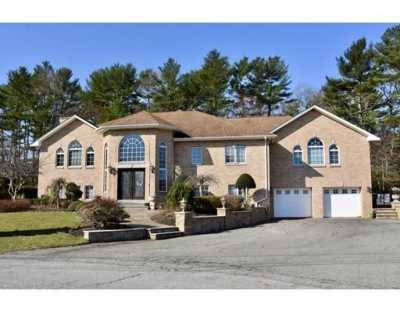 Home For Sale in Acushnet, Massachusetts