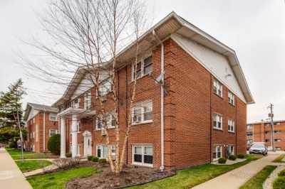 Home For Sale in Schiller Park, Illinois