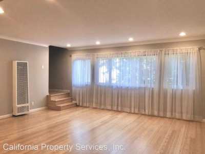 Apartment For Rent in Menlo Park, California