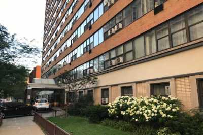 Condo For Sale in Chicago, Illinois