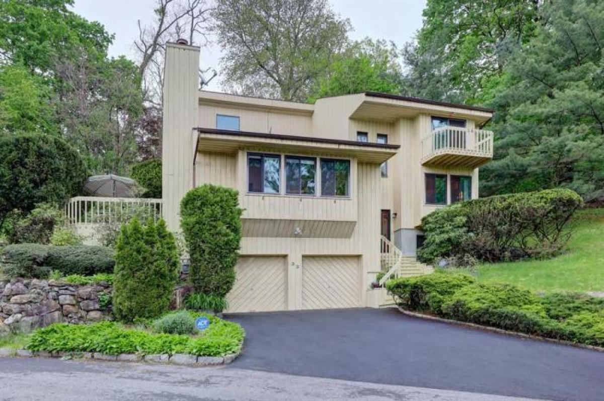 Picture of Home For Sale in White Plains, New York, United States