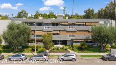 Apartment For Rent in Encino, California