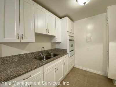Apartment For Rent in Northridge, California