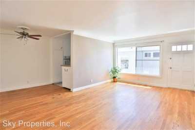 Apartment For Rent in Beverly Hills, California