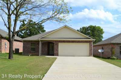 Home For Rent in Denison, Texas