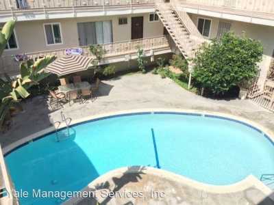 Apartment For Rent in Van Nuys, California