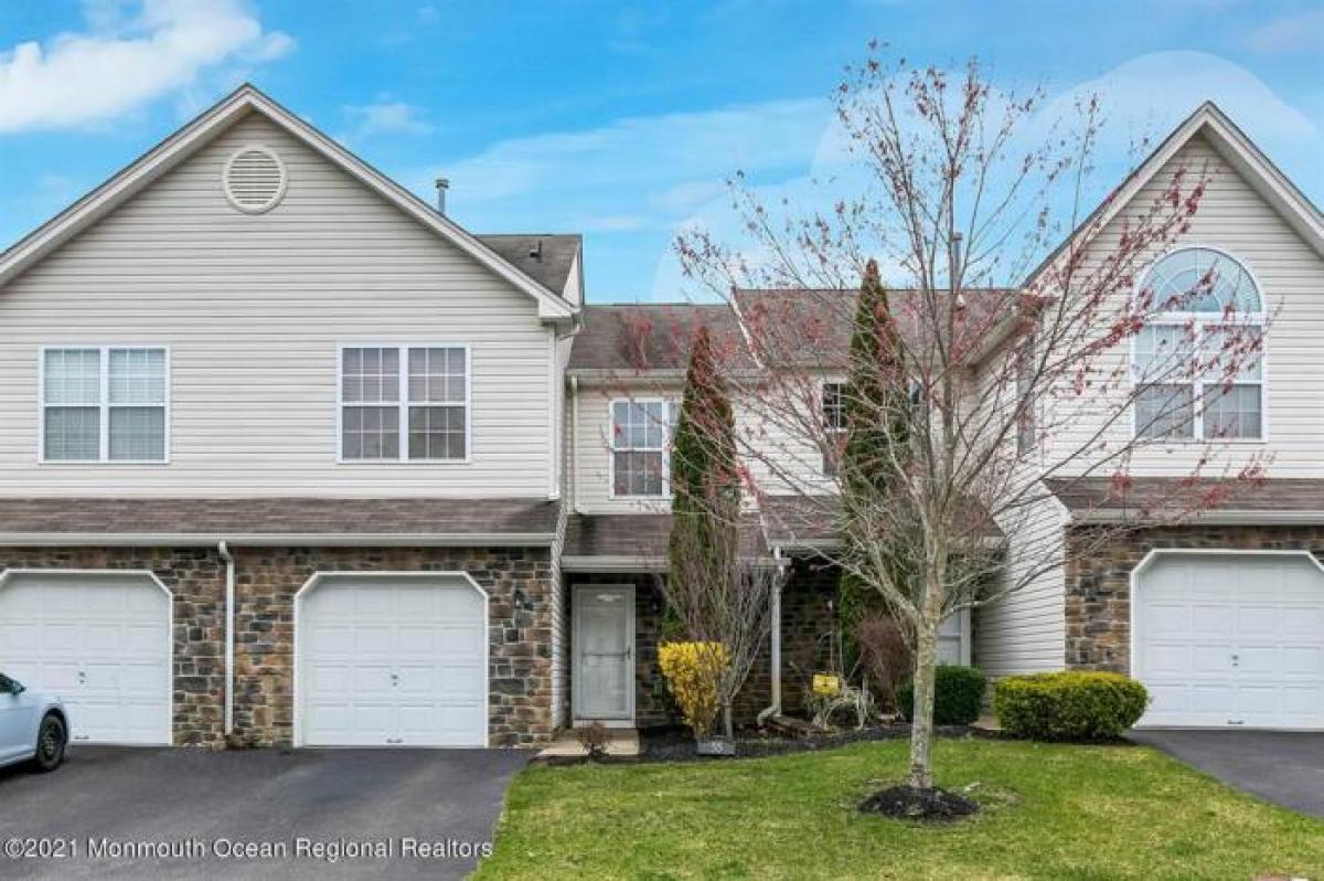 Picture of Apartment For Sale in Tinton Falls, New Jersey, United States