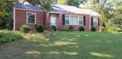 Home For Sale in Sandy Springs, Georgia