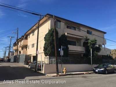 Apartment For Rent in Venice, California