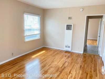 Apartment For Rent in Glendale, California