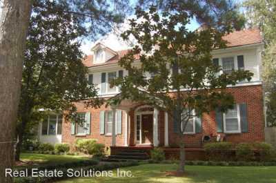 Apartment For Rent in 