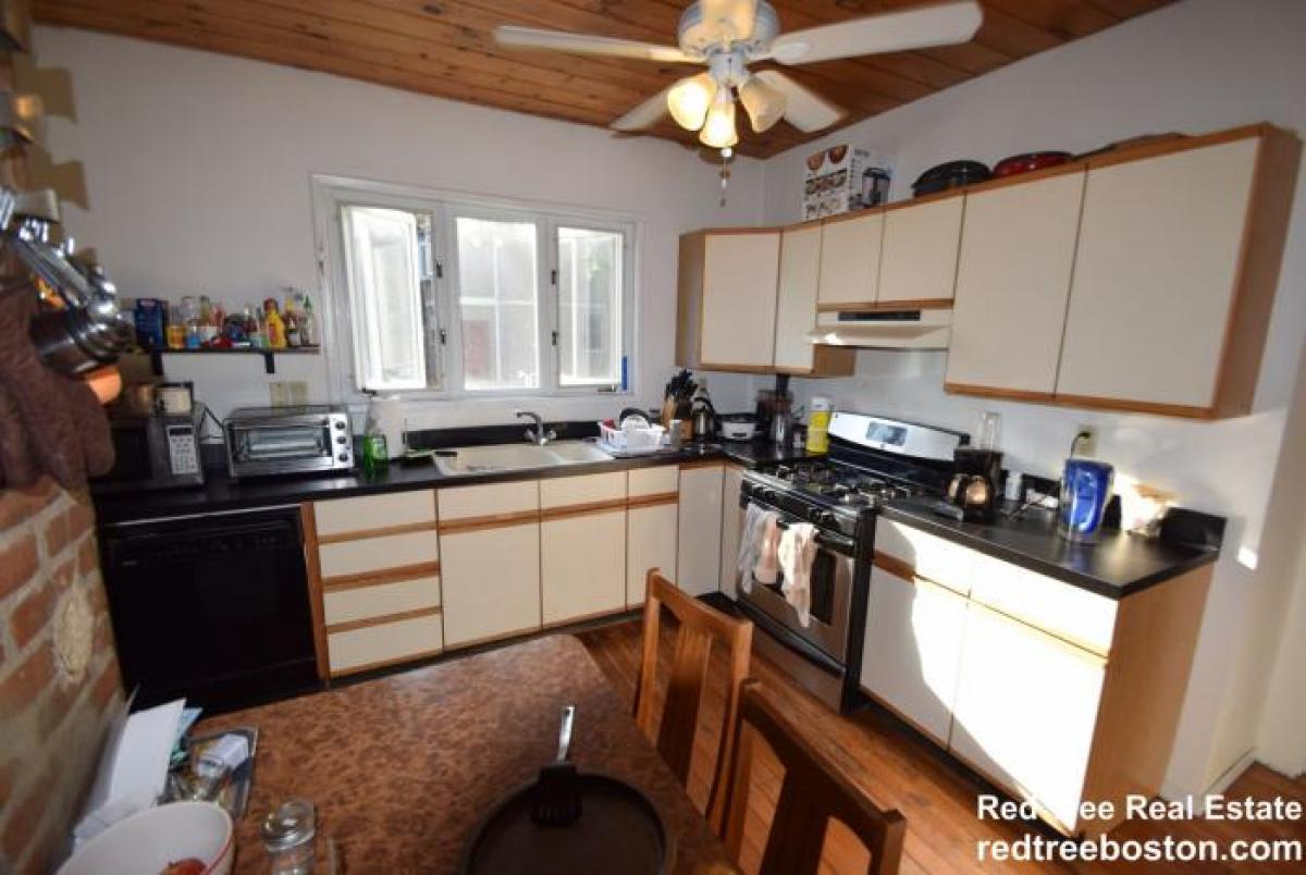 Picture of Apartment For Rent in Medford, Massachusetts, United States