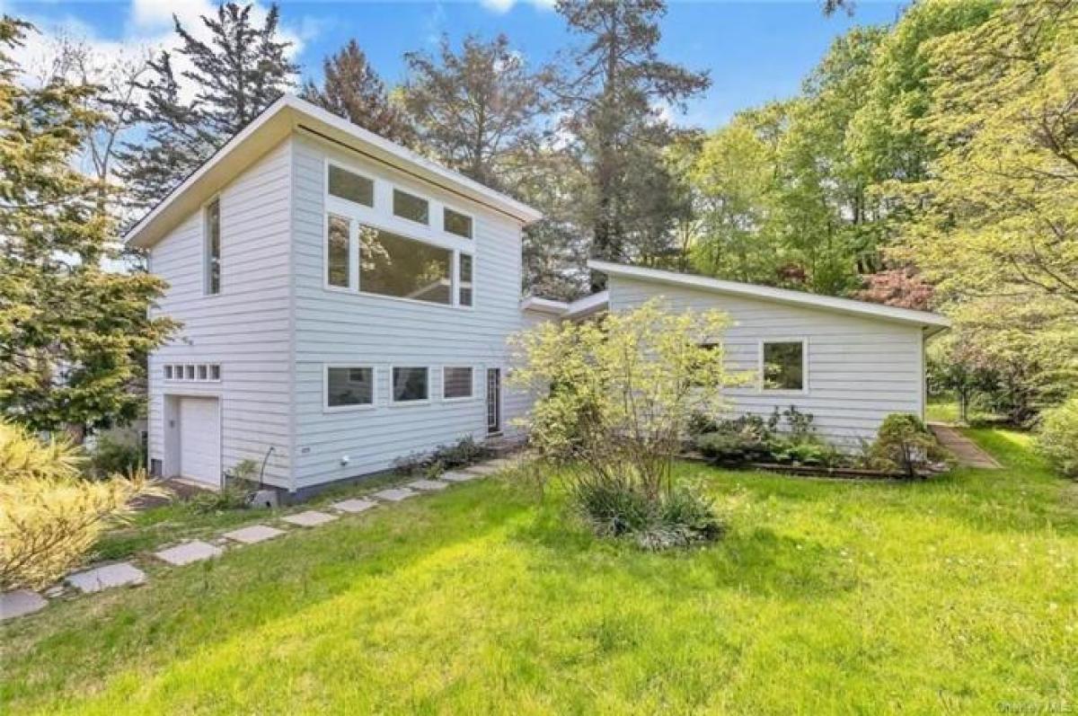 Picture of Home For Sale in Croton on Hudson, New York, United States
