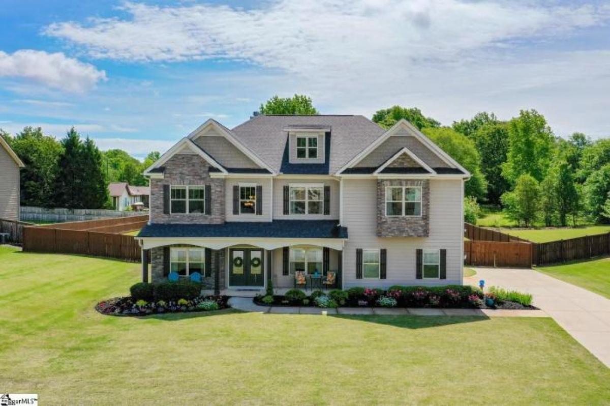 Picture of Home For Sale in Simpsonville, South Carolina, United States