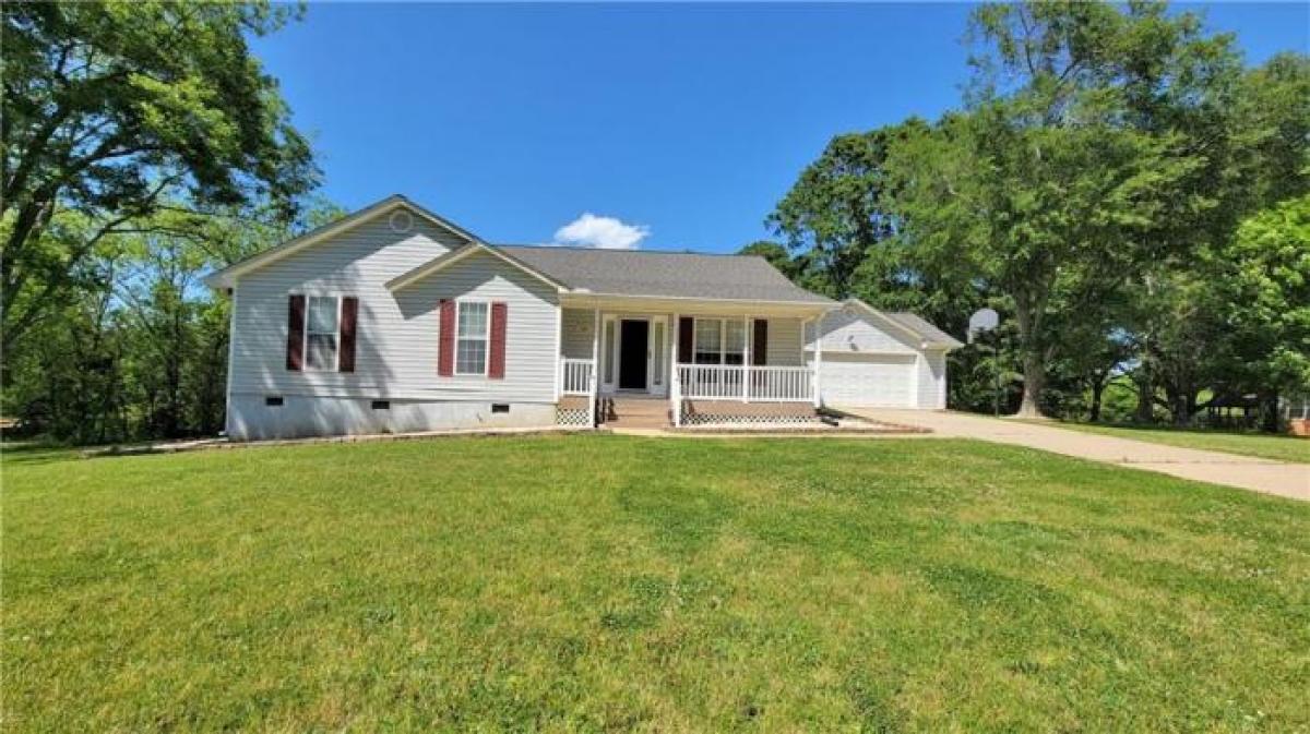 Picture of Home For Sale in Anderson, South Carolina, United States